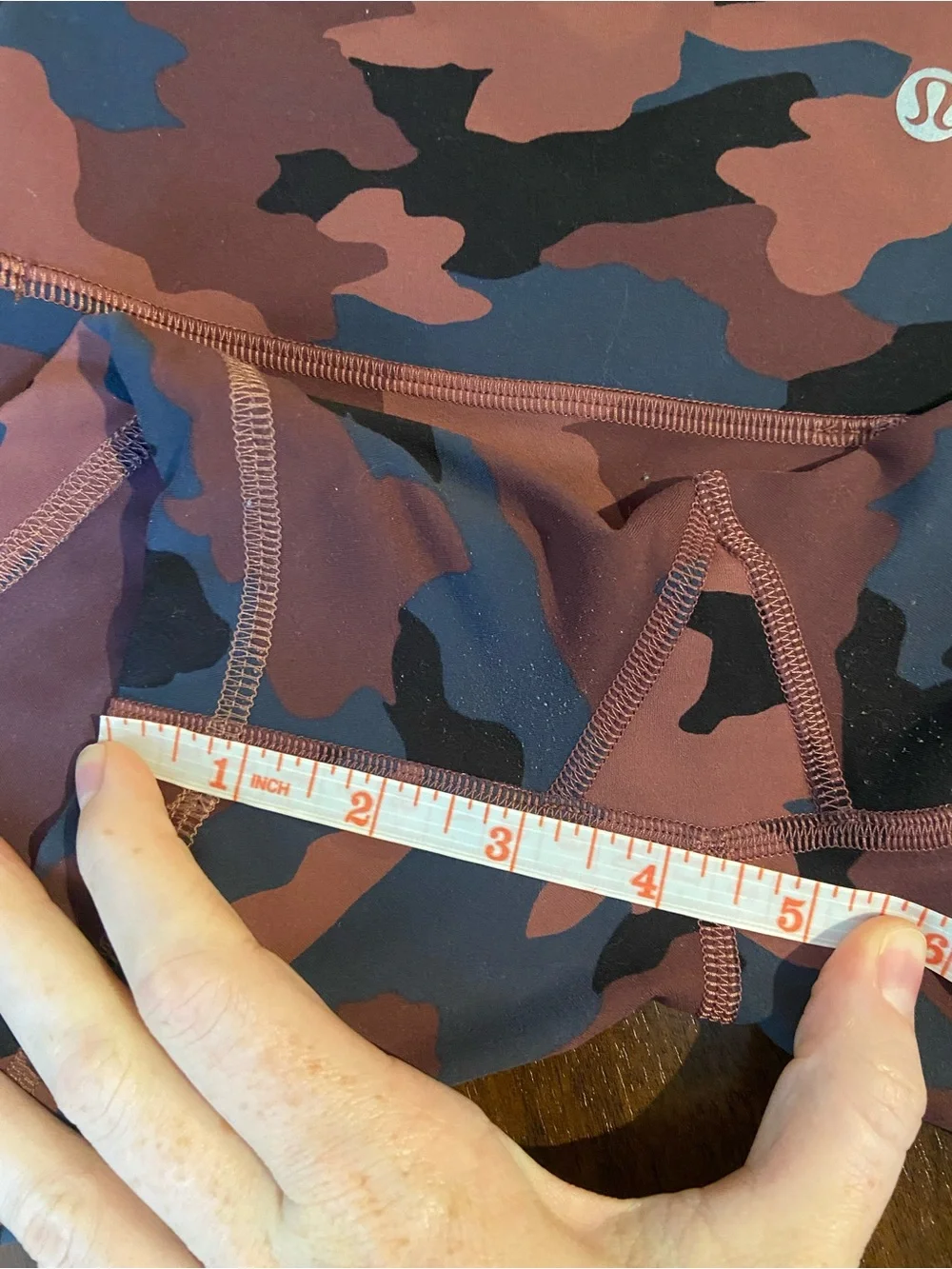 Lululemon Camo High Rise Short Shorts Size 8 Burgundy Navy Black